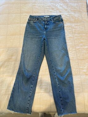 Zara Women's Straight Jeans, raw hem- Medium Blue